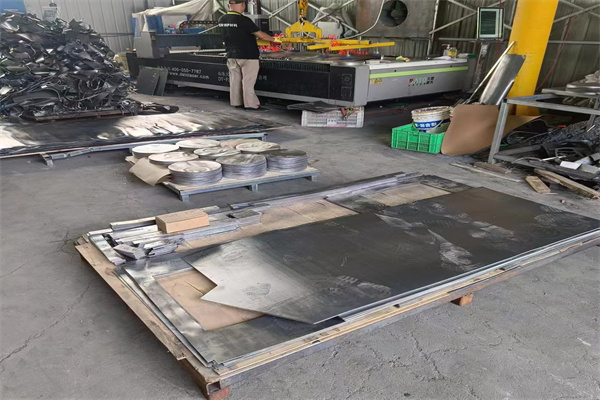 丰满耐酸碱防腐蚀铅件